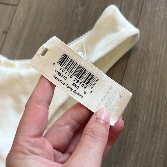 NWT Frankie’s Bikinis Katerina Terry Bottom White Sno Size Medium - Picture 3 of 10